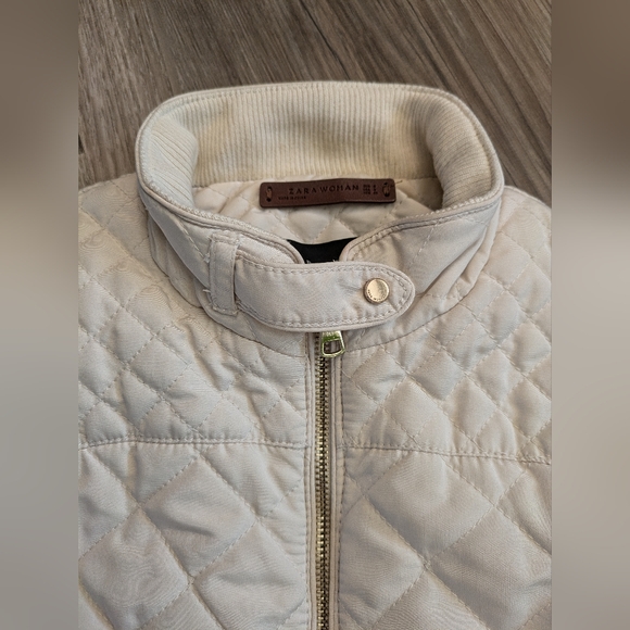 ZARA Women's Quilted Vest - Picture 3 of 6